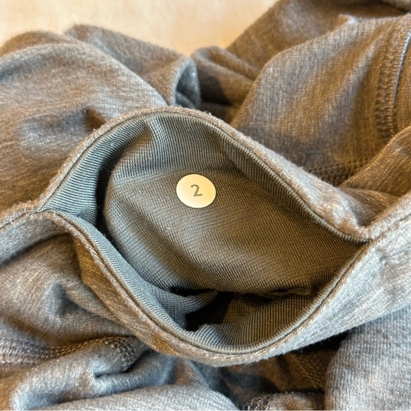 Size 2 - Wunder Under Crop 21” - Picture 3 of 3